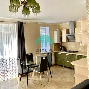 Пасічна вул., 2