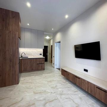 Набережна Перемоги вул., (Будинок 1)