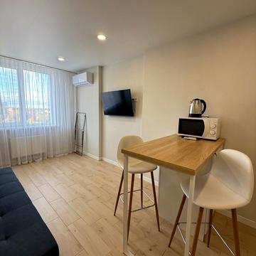 Олега Мудрака вул. (Генерала Наумова), 1-Б