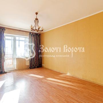 Академіка Єфремова вул. (Командарма Уборевича), 19