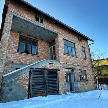 Михайла Старицького вул.