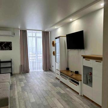 Леоніда Перфецького вул., 2а