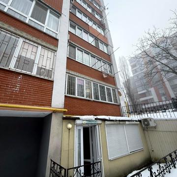 Молодіжна вул., 2/3а