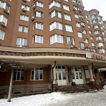 Щаслива вул., 38