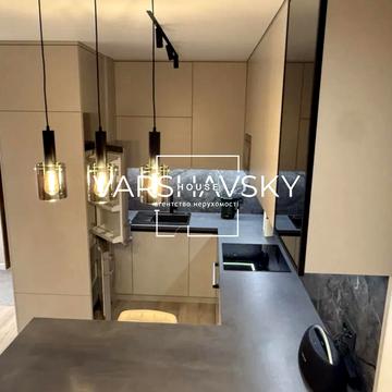 Віктора Некрасова вул. (Північно-Сирецька), 8