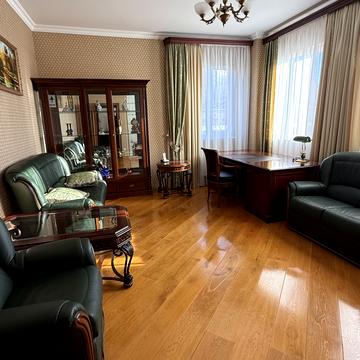 Академіка Андрія Сахарова вул., 58а