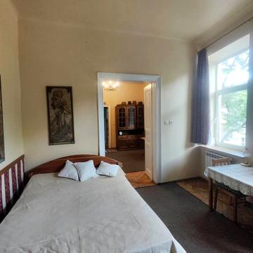 Огіркова вул., 2