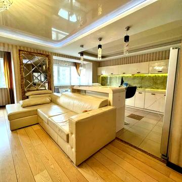 Тарасівська вул., 21