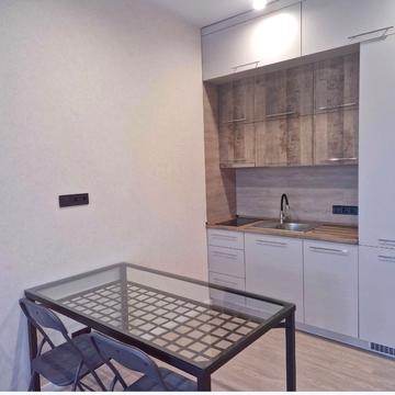 Набережна Перемоги вул., 7