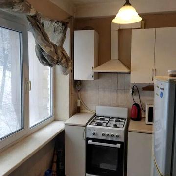 Печерський узвіз, 6