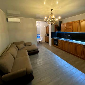 Співдружності вул., 1