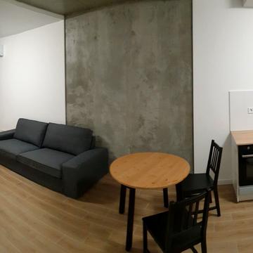 Зарічна вул., 4