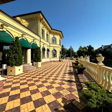 Лугова вул.