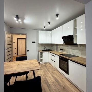 Героїв Миколаєва вул., 129а/42