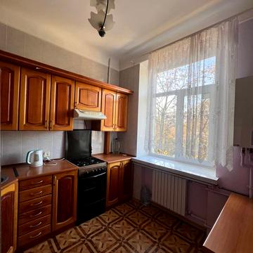 Незалежності вул. (Титова), 13