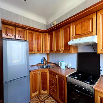 Незалежності вул. (Титова), 13