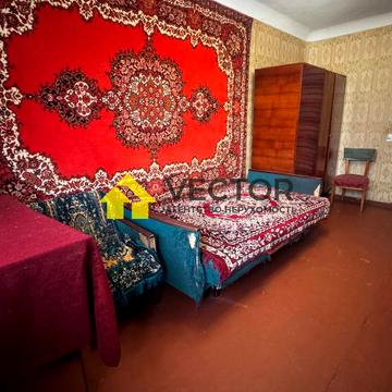 Михайла Грушевського вул., 12