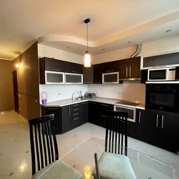 Олександра Мишуги вул., 2