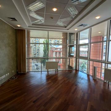 Дмитрівська вул., 92/94