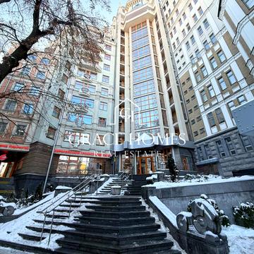 Тараса Шевченка бульв., 11