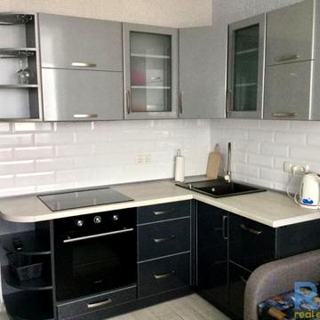 Середньофонтанська вул., 35