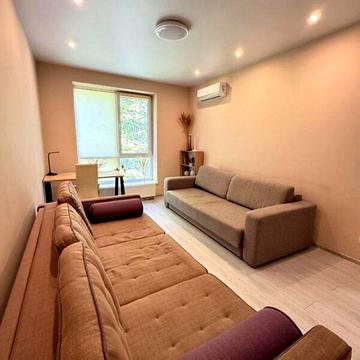 Єдності вул., 6