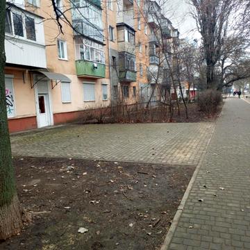 Варненська вул., 8а