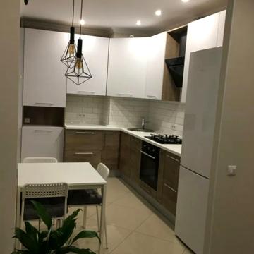 Західна вул., 8