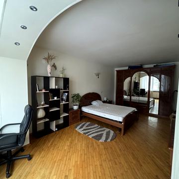 Бастіонна вул., 15