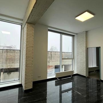 Угорська вул., 14д