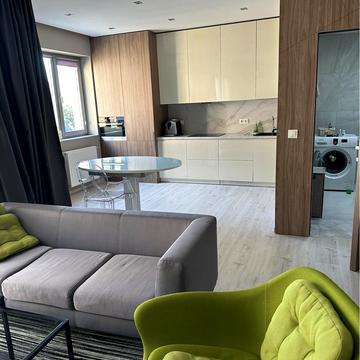 Словянська набережна вул., (Будинок)