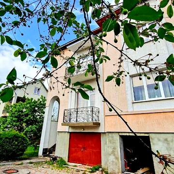 Садовий пров., 7