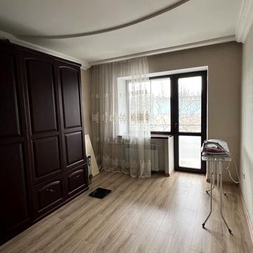 Євгена Танцюри вул. (Генерала Петрова), 10