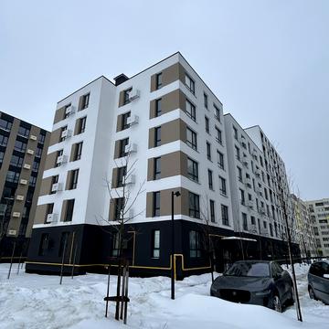 Героїв Майдану вул., (Будинок 8)