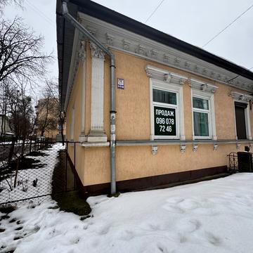 Матейки вул., 30