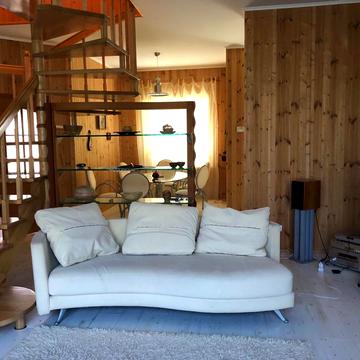 Зарічна вул., 79 а