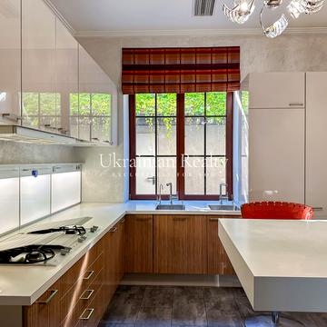 Звіринецька вул., 24а