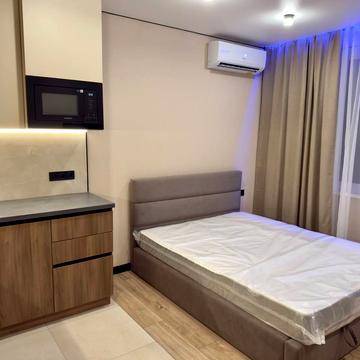 Героїв Небесної Сотні просп., 18/5