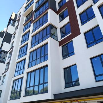 Довженка вул., (Будинок)