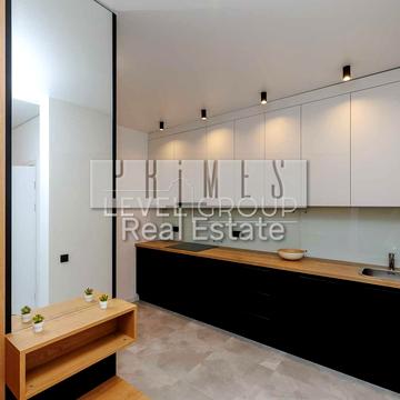 Практична вул., 8