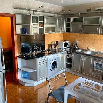 Героїв Харкова просп. (Московський), 64а