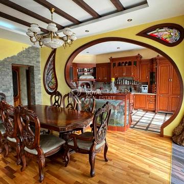 Лісова вул., 1