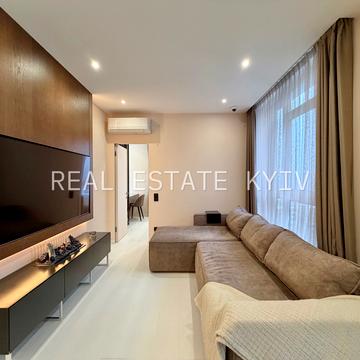 Предславинська вул., 42