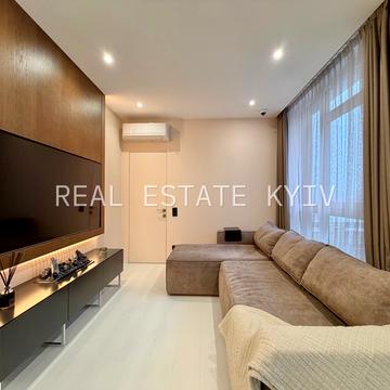 Предславинська вул., 42