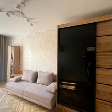 Джона Маккейна вул. (Івана Кудрі), 16-А