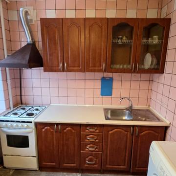 Будівельників вул., 4