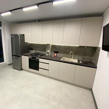 Володимира Навроцького вул., 37