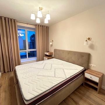 Набережна Перемоги вул., 42