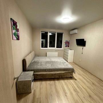 Михайла Грушевського вул., 30в