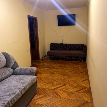 Морозна вул., 14